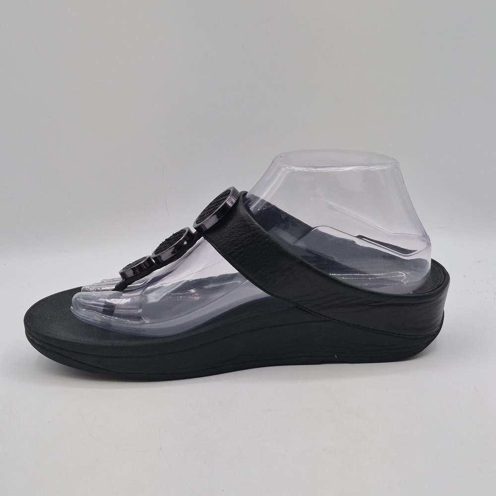 FitFlop Sandals Womens Size 8 Black Thong Medallion Microwobbleboard 142-001 - Picture 3 of 12